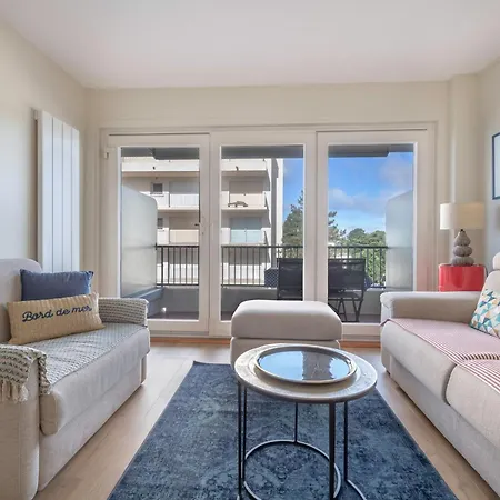 A 40m De La Plage, Pour 4 Avec Balcon
