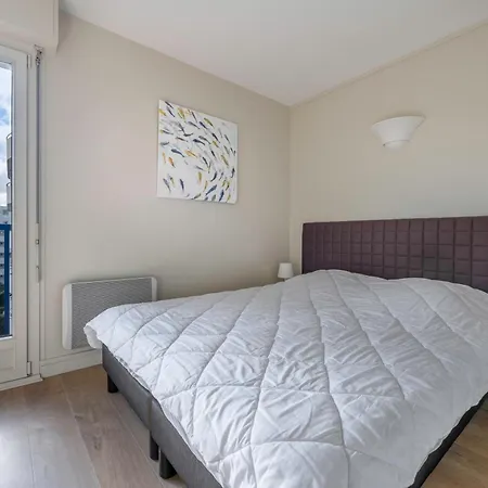 A 40m De La Plage, Pour 4 Avec Balcon * La Baule